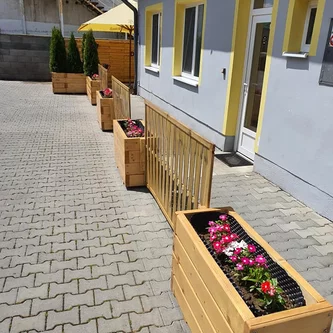 Drevený vyvýšený záhon Drevený vyvýšený záhon