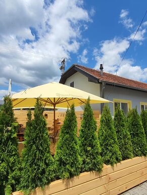 Drevené kvetináče na terasu